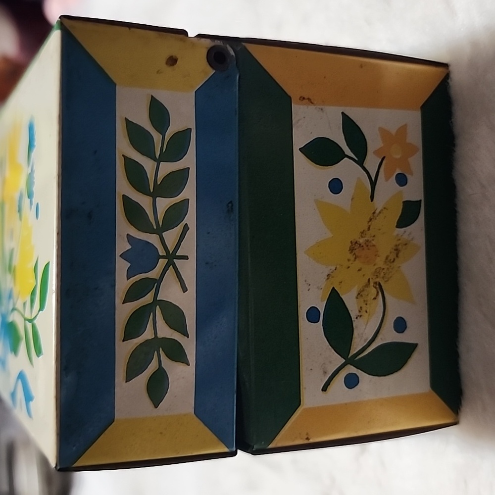 Floral Decorative Metal Box with Blue and Yellow Design RECIPE BOX. VINTAGE. - Picture 6 of 7